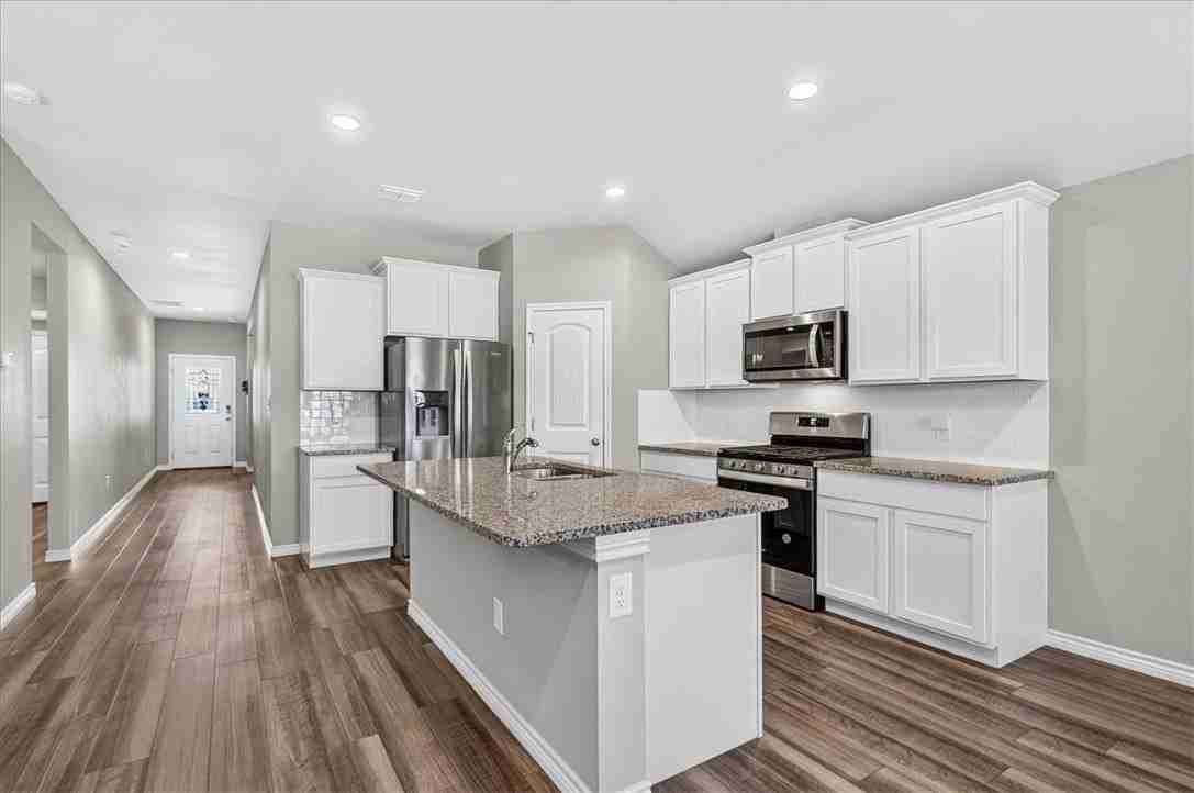 8133 Cattlemen Dr - Photo 3 of 49