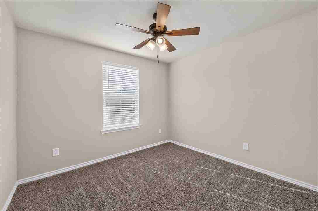 8133 Cattlemen Dr - Photo 7 of 49