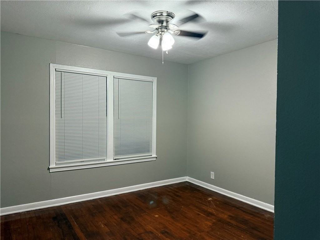 4721 Dody St - Photo 6 of 9