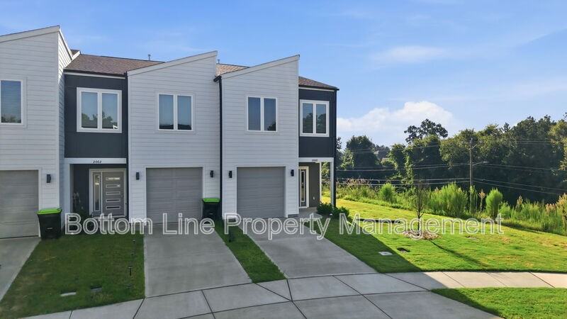2000 Titanium Rock Rd - Photo 3 of 40