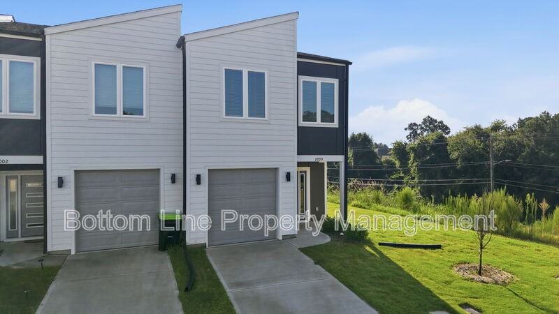 2000 Titanium Rock Rd - Photo 4 of 40