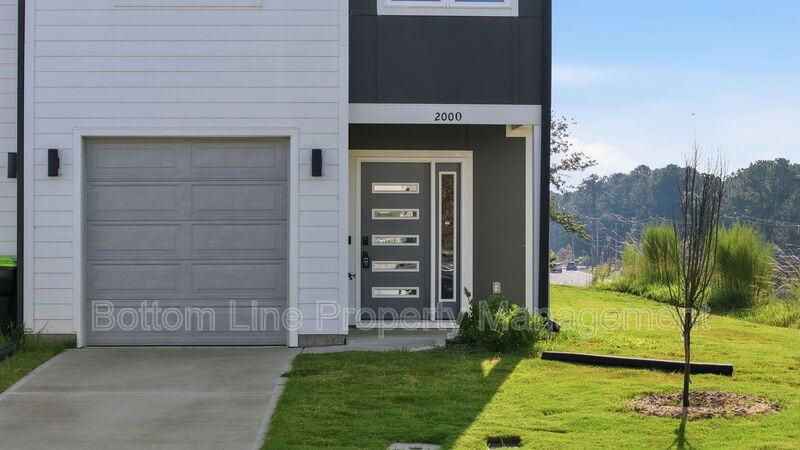 2000 Titanium Rock Rd - Photo 5 of 40