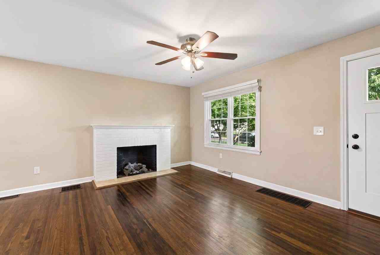557 E Royal Forest Blvd - Photo 2 of 41