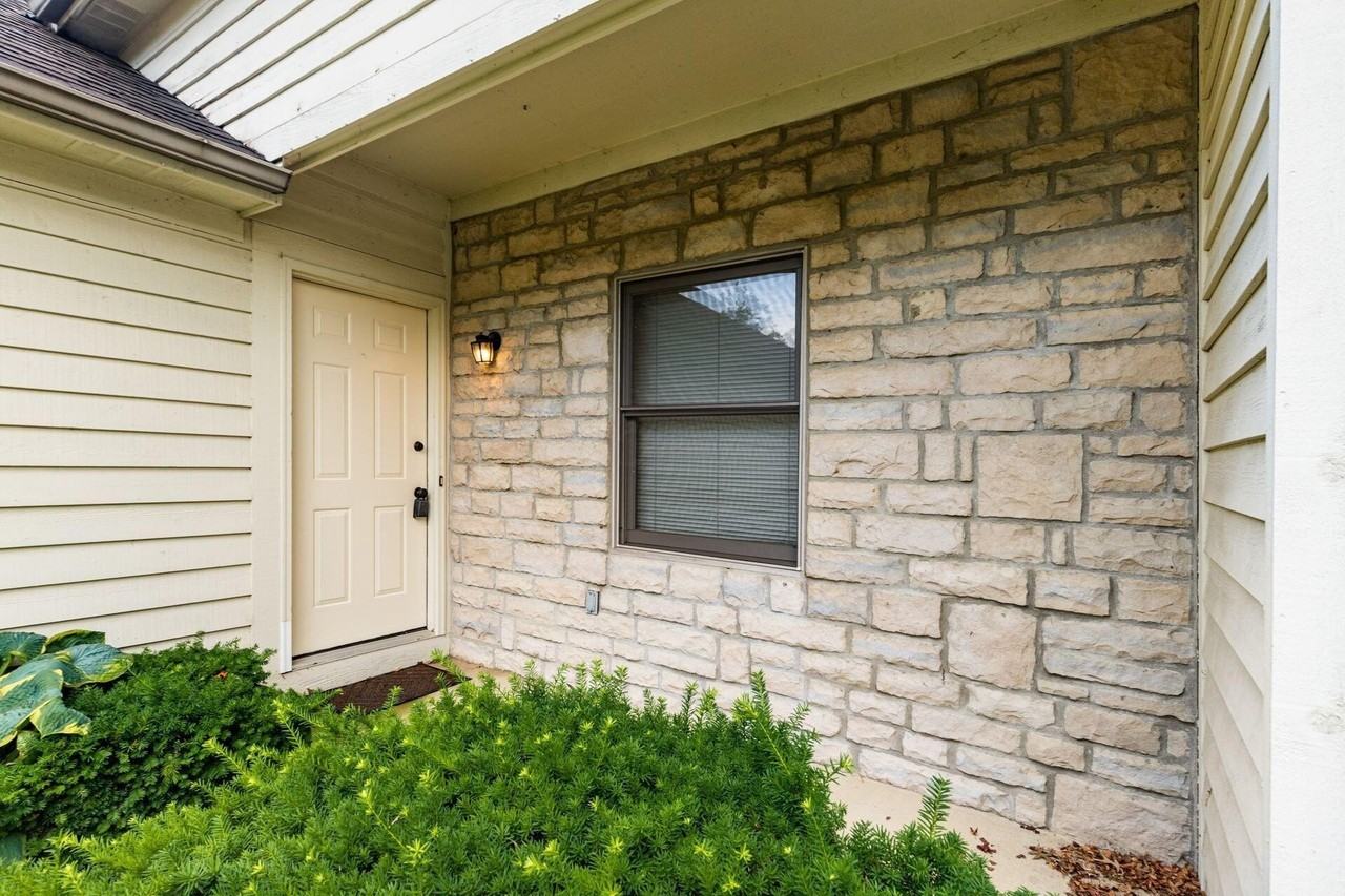 8287 Talia Ct - Photo 3 of 39