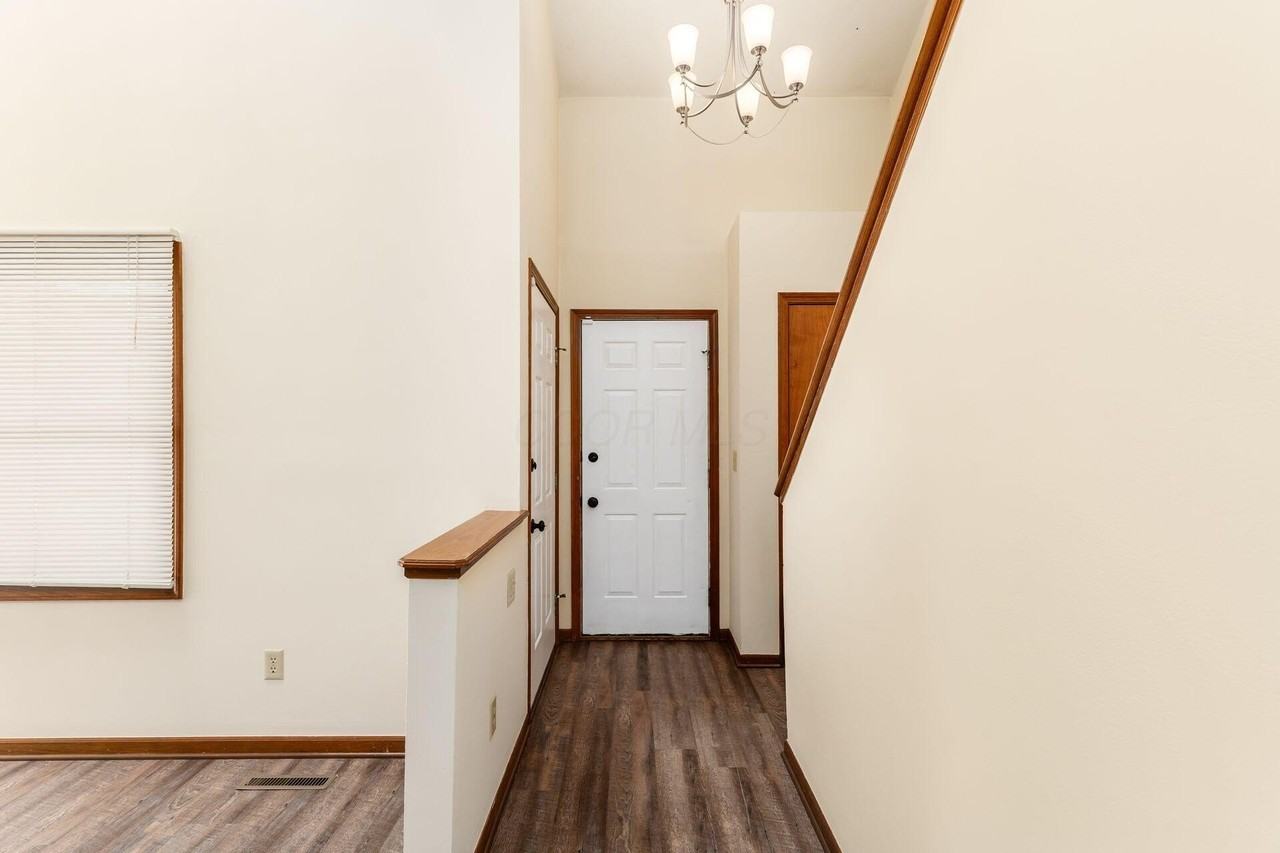 8287 Talia Ct - Photo 5 of 39