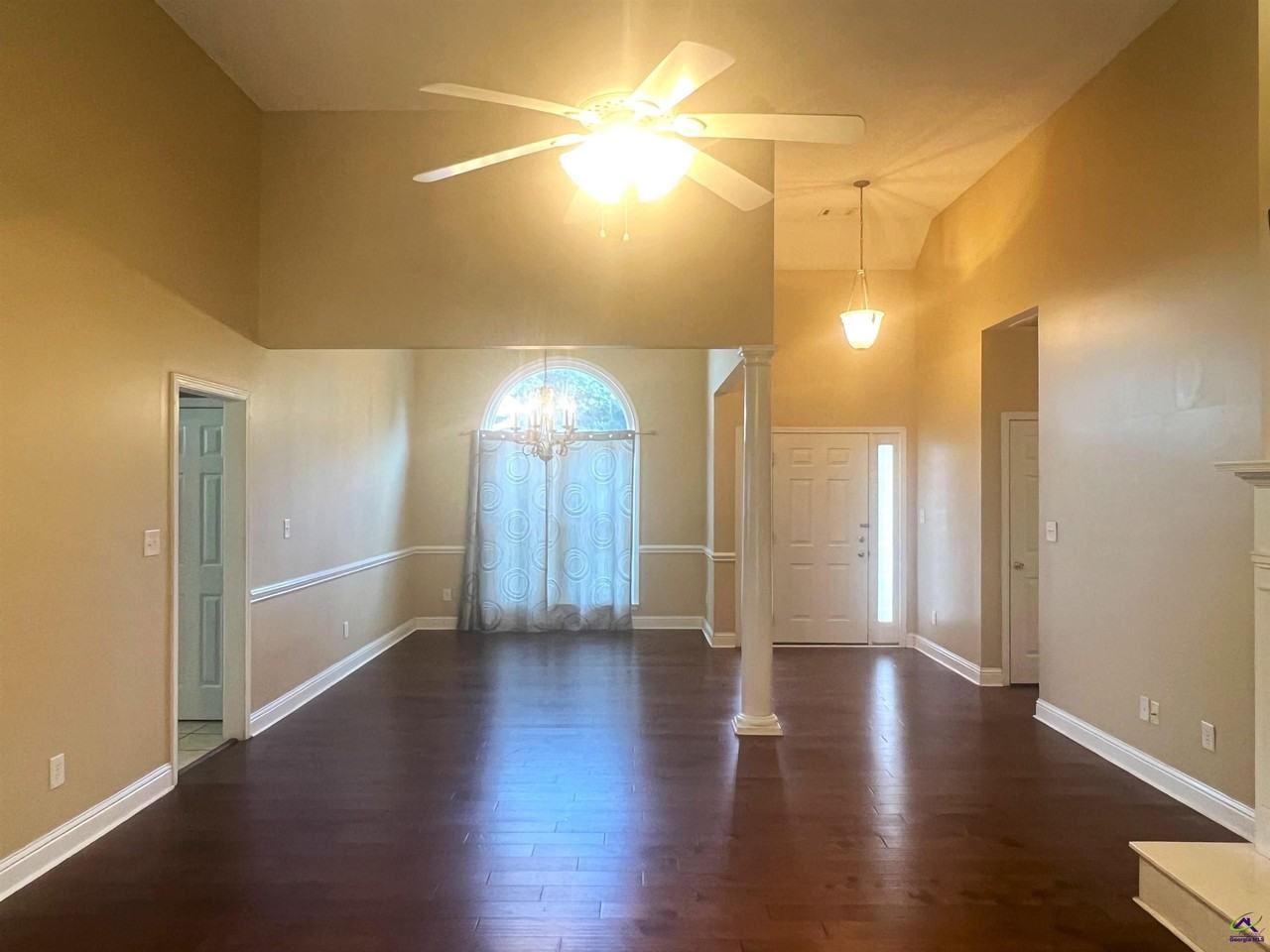 220 Sugarloaf Cir - Photo 5 of 35