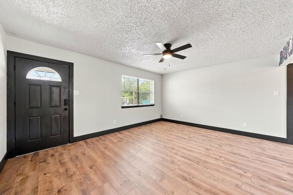 407 Peterson Dr #407 - Photo 5 of 32