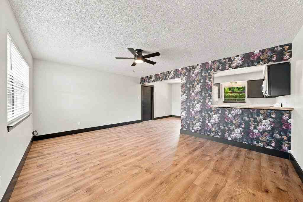 407 Peterson Dr #407 - Photo 6 of 32