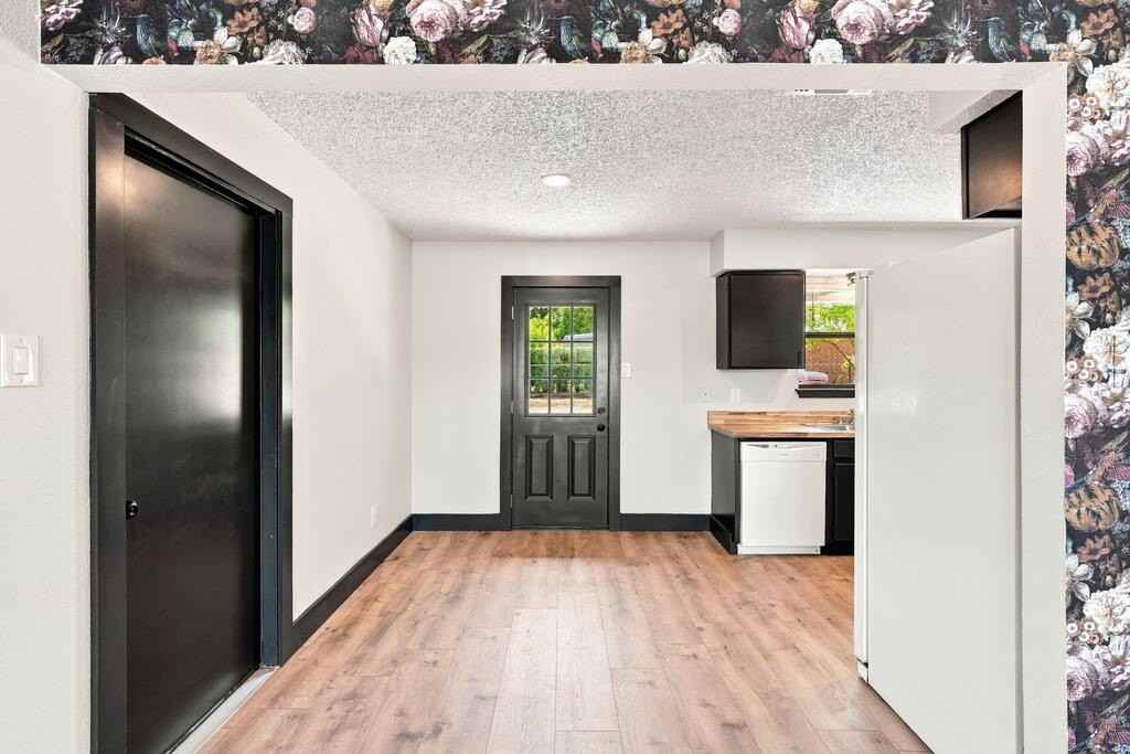 407 Peterson Dr #407 - Photo 7 of 32