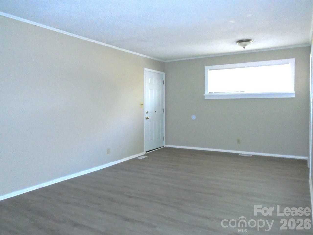 1842 Academy St - Photo 4 of 9