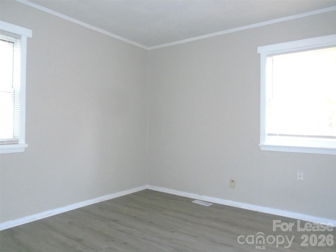 1842 Academy St - Photo 6 of 9