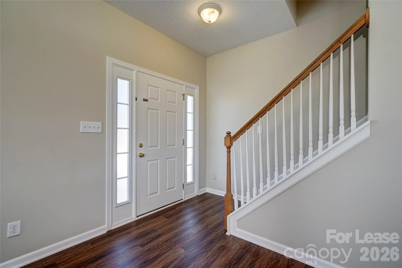 2034 Wexford Way - Photo 2 of 23