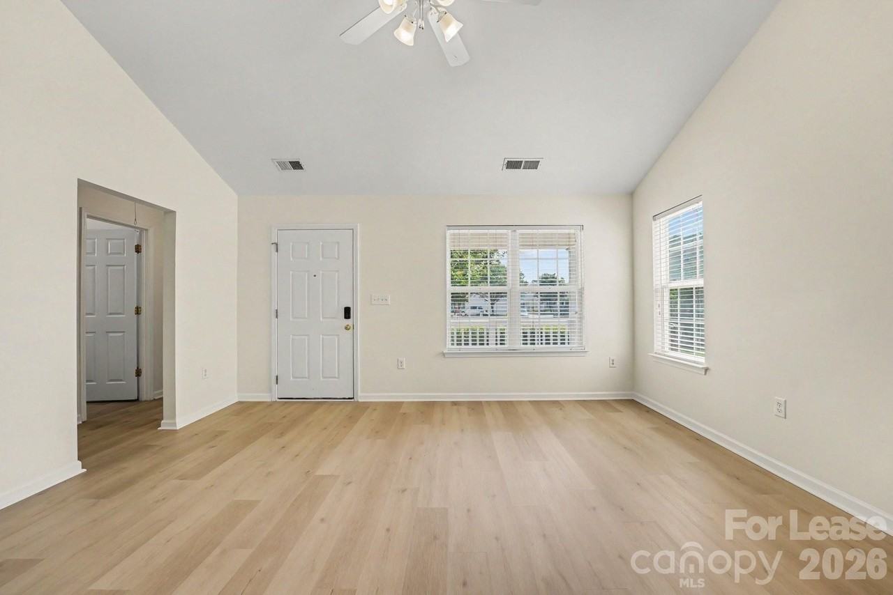 2163 Wexford Way - Photo 5 of 26