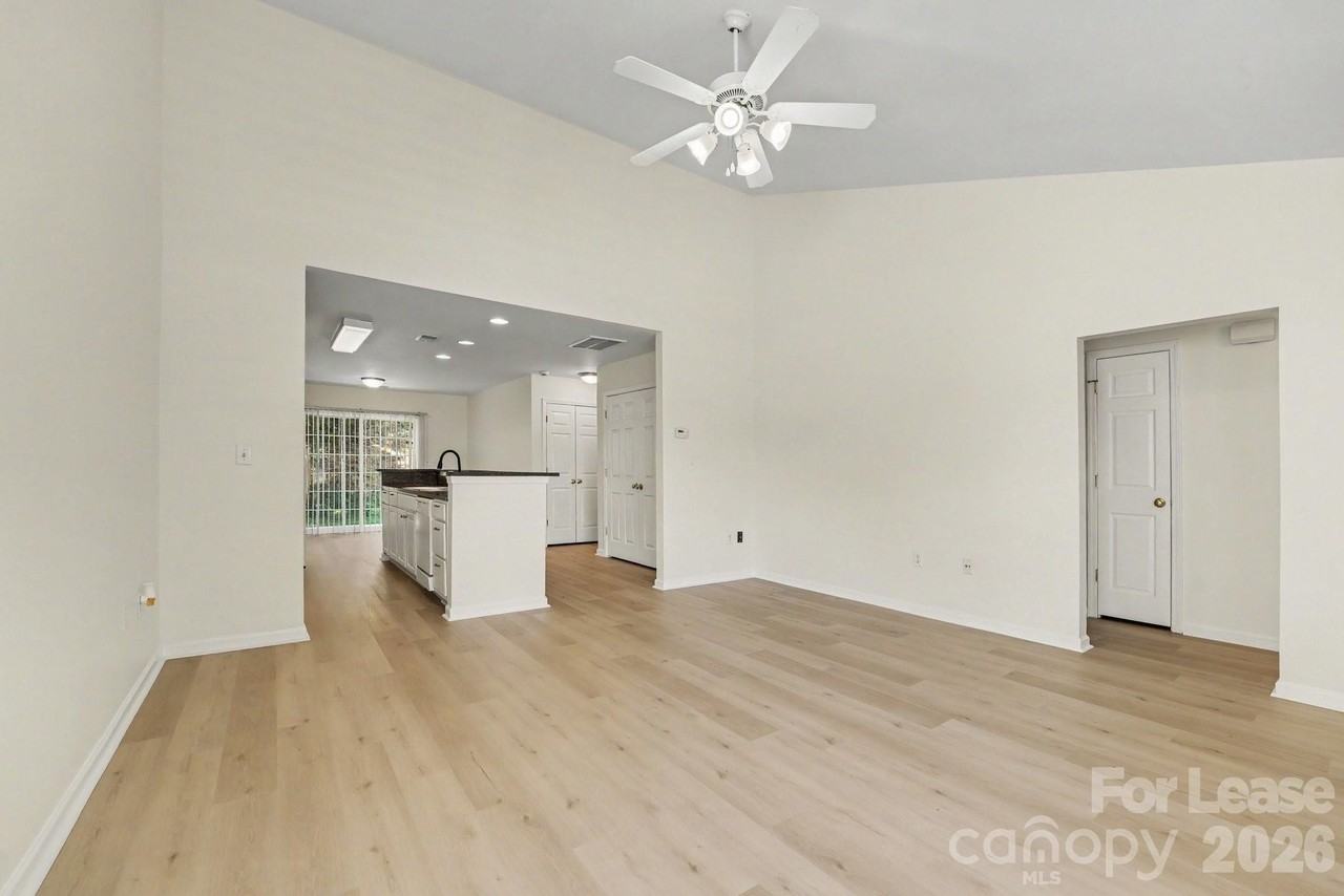 2163 Wexford Way - Photo 6 of 26