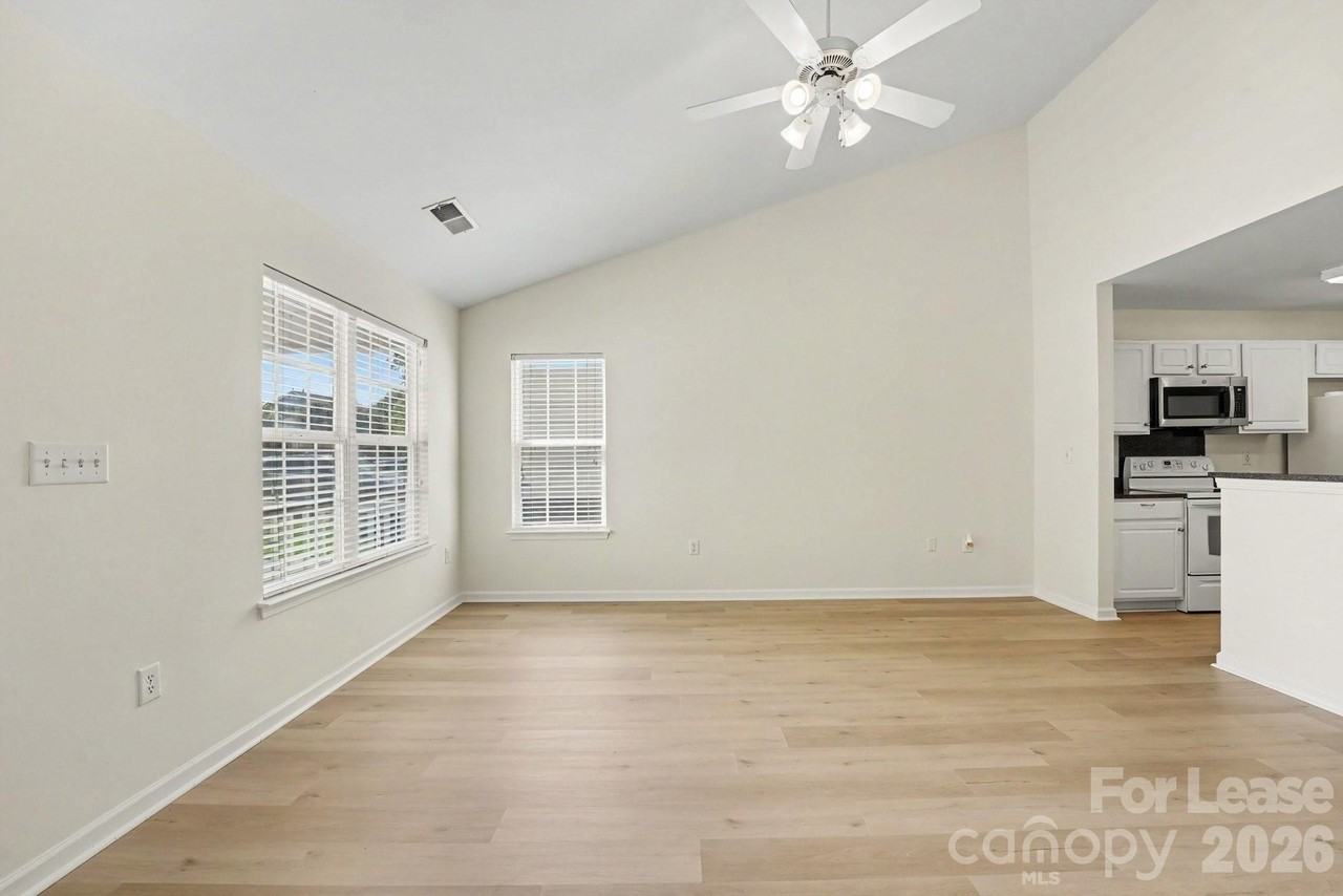 2163 Wexford Way - Photo 7 of 26