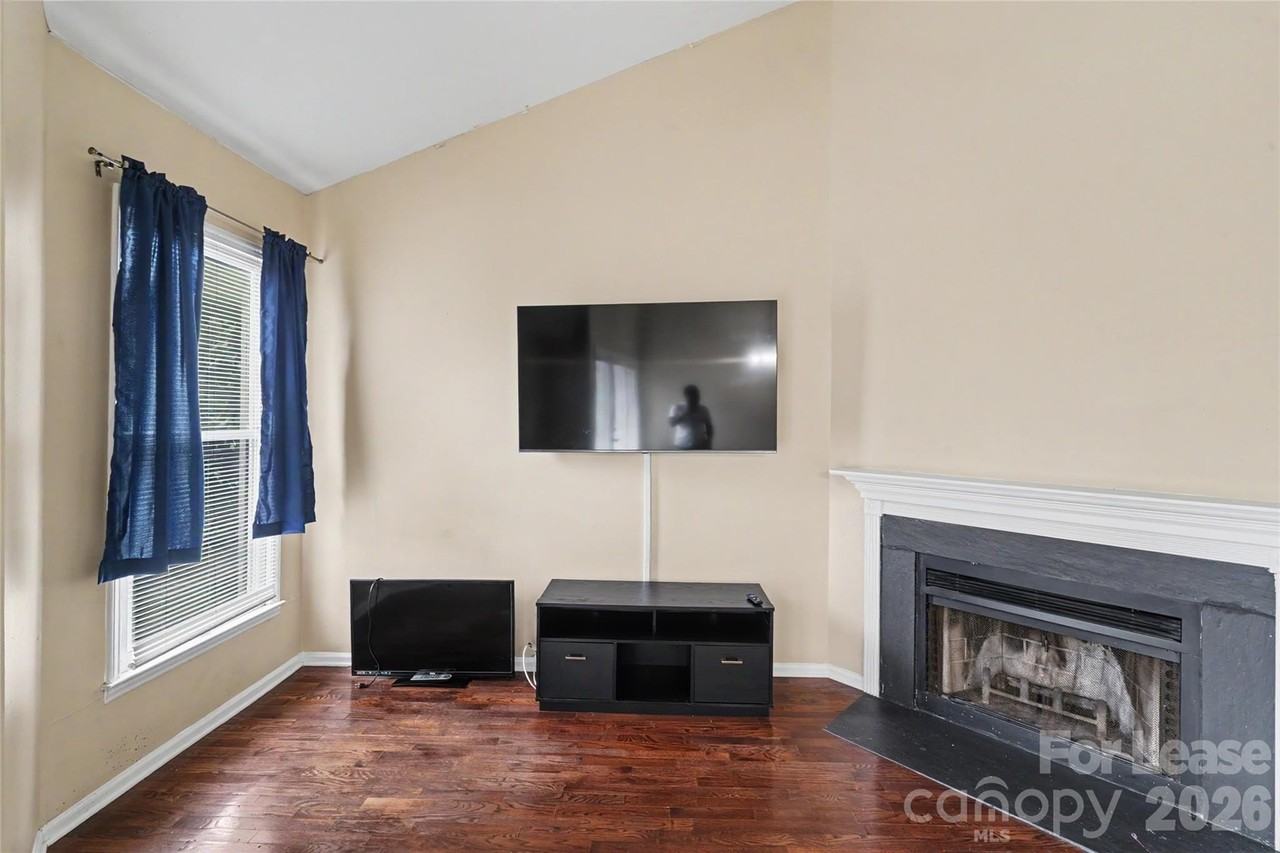 244 S Cedar St #5 - Photo 7 of 25