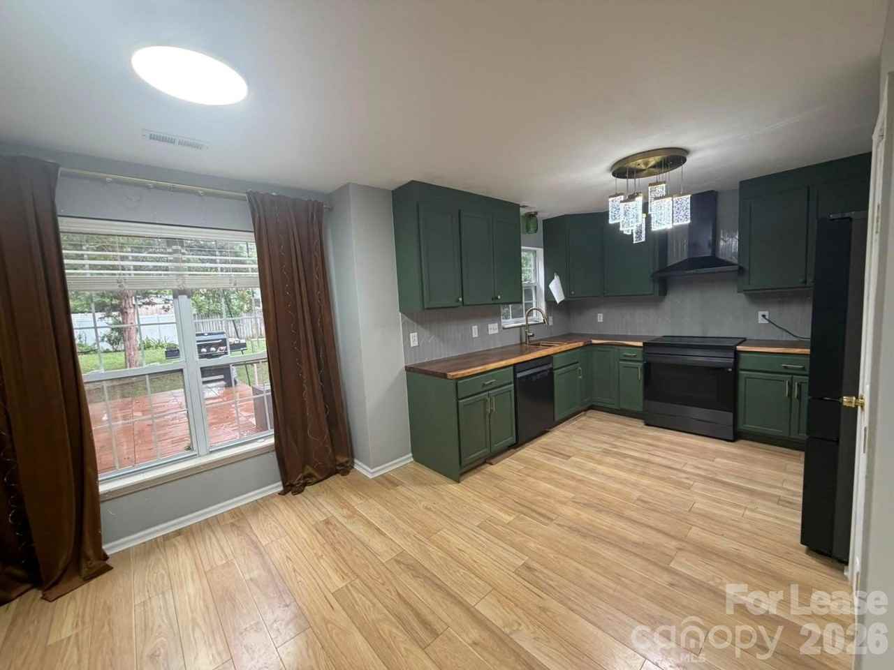6105 Old Corral St - Photo 4 of 21