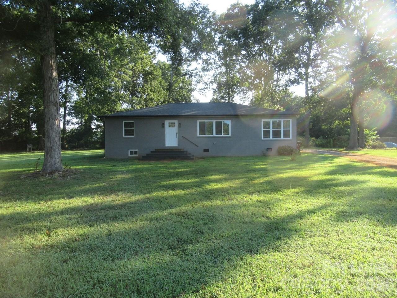 2378 Reepsville Rd - Photo 2 of 29