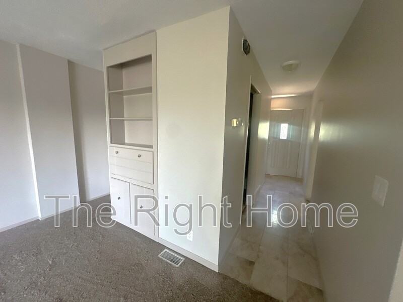 5134 N 105th St - Photo 5 of 14