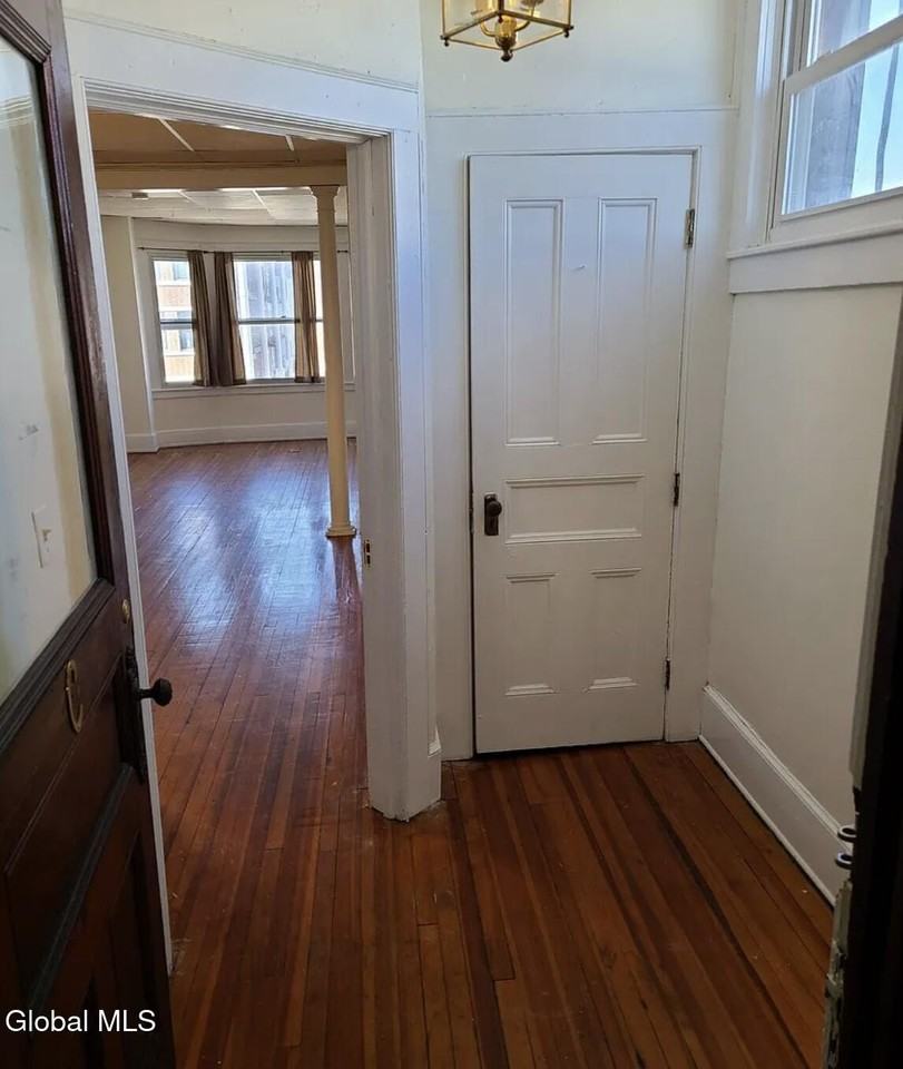 378 Broadway #C - Photo 2 of 8
