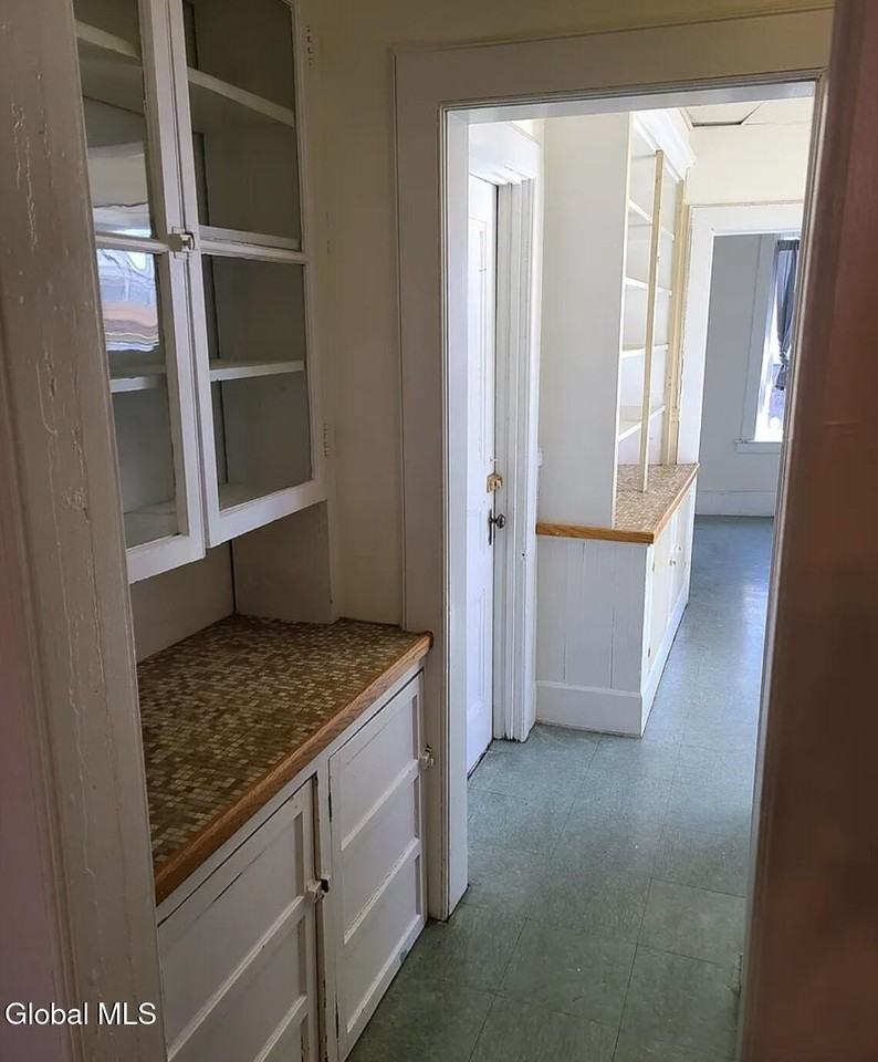 378 Broadway #C - Photo 5 of 8