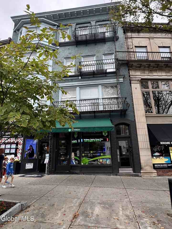 378 Broadway #C - Photo 7 of 8
