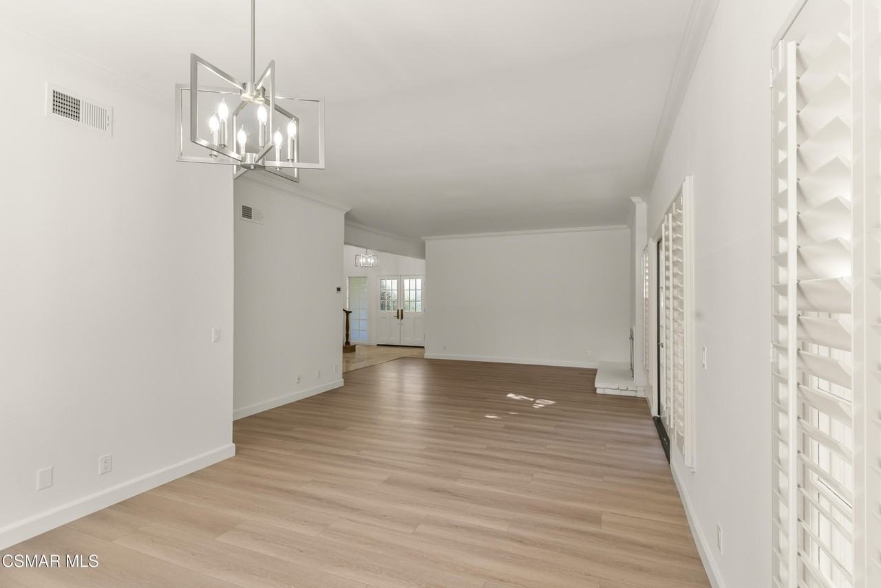 2938 Winding Ln - Photo 4 of 30