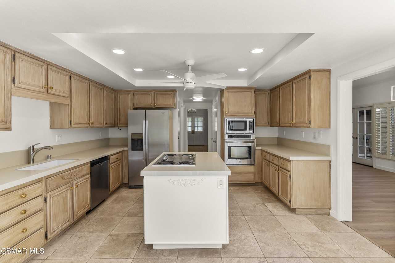 2938 Winding Ln - Photo 6 of 30