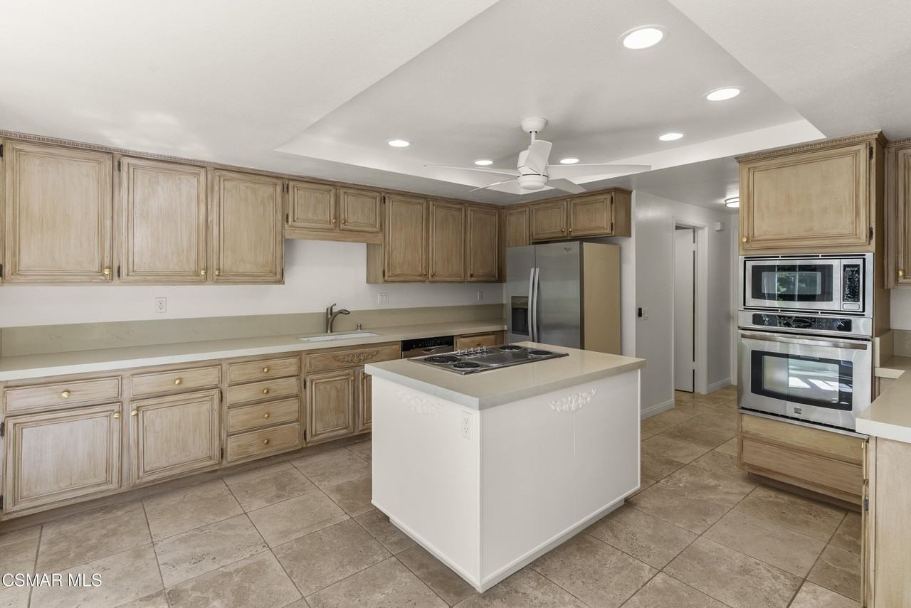 2938 Winding Ln - Photo 7 of 30