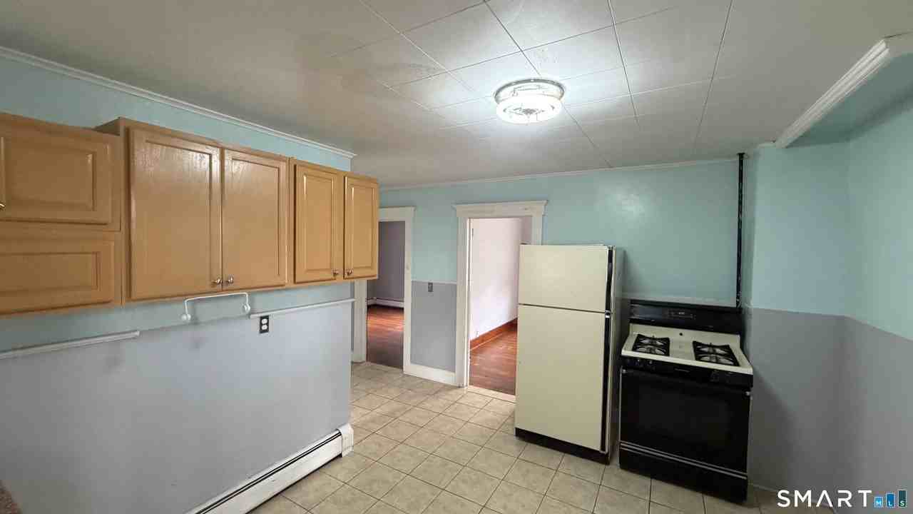 182 Beechwood Ave - Photo 3 of 17