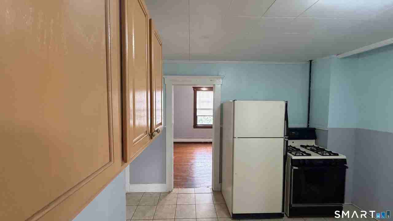 182 Beechwood Ave - Photo 4 of 17