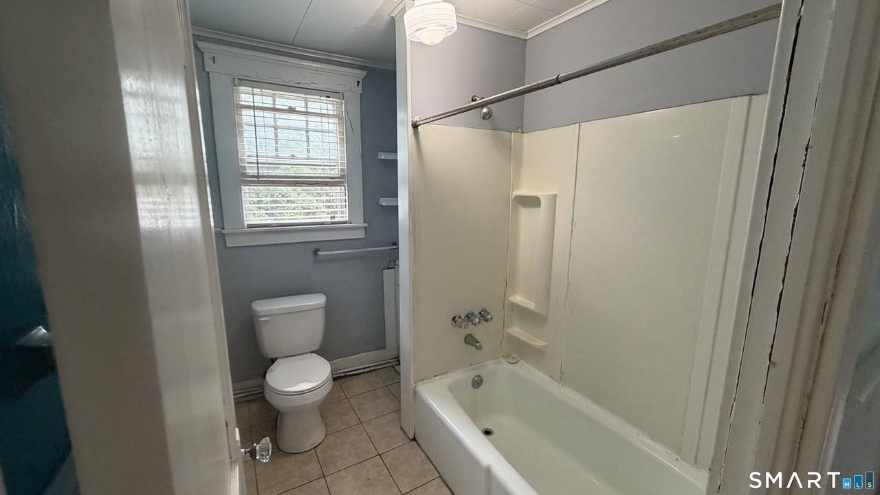 182 Beechwood Ave - Photo 5 of 17
