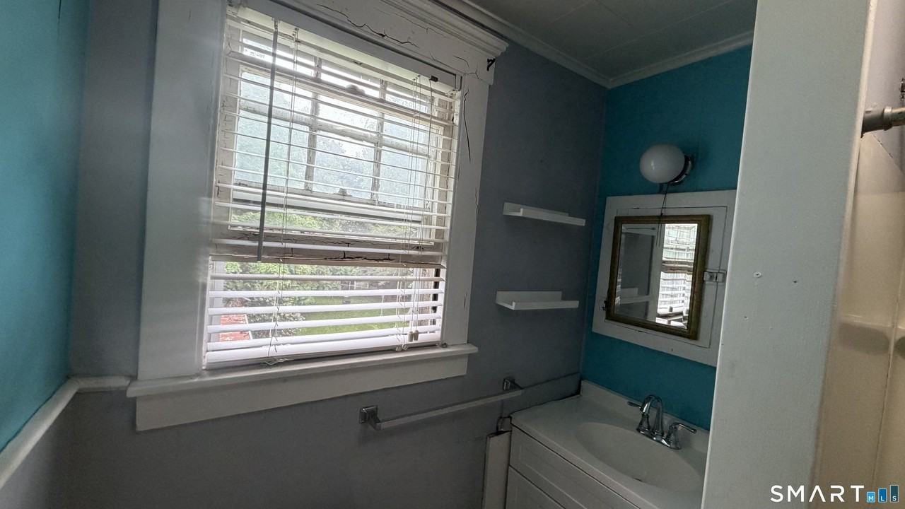 182 Beechwood Ave - Photo 7 of 17