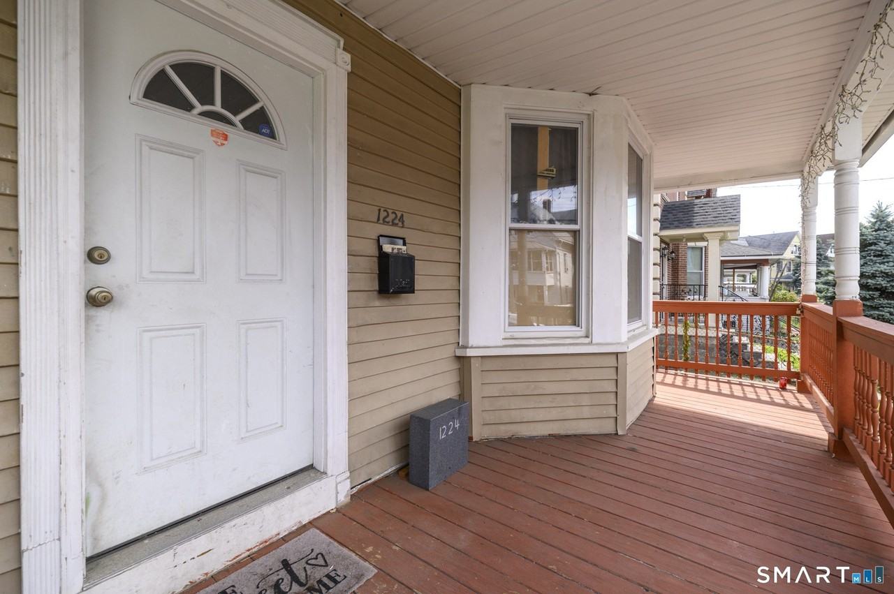 1224 Iranistan Ave - Photo 2 of 24