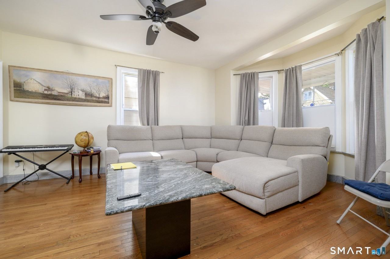 1224 Iranistan Ave - Photo 4 of 24