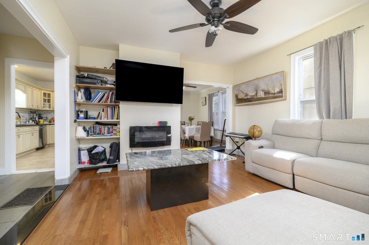 1224 Iranistan Ave - Photo 5 of 24