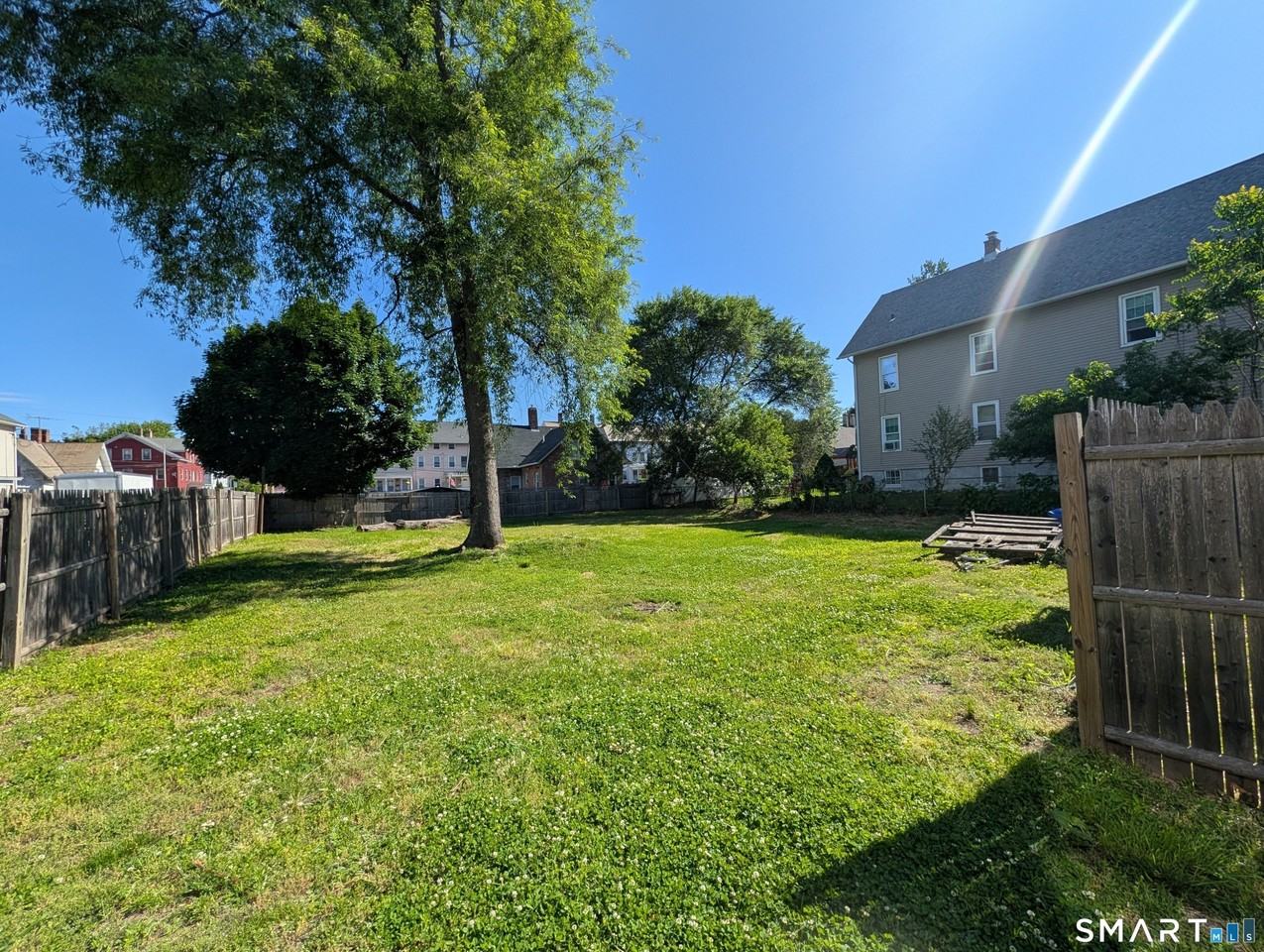24 Thompson Ct - Photo 2 of 16
