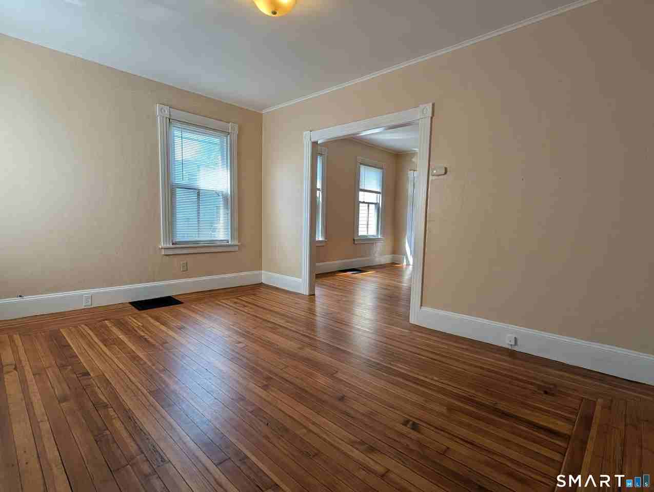 24 Thompson Ct - Photo 4 of 16