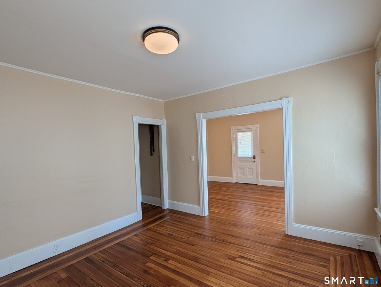24 Thompson Ct - Photo 5 of 16