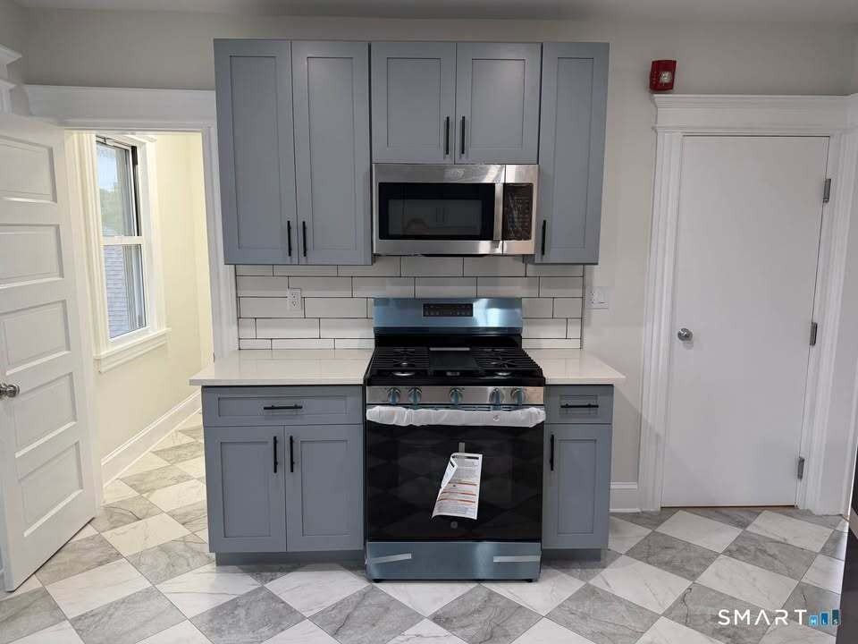 264 Clover St #2ndFL - Photo 7 of 17