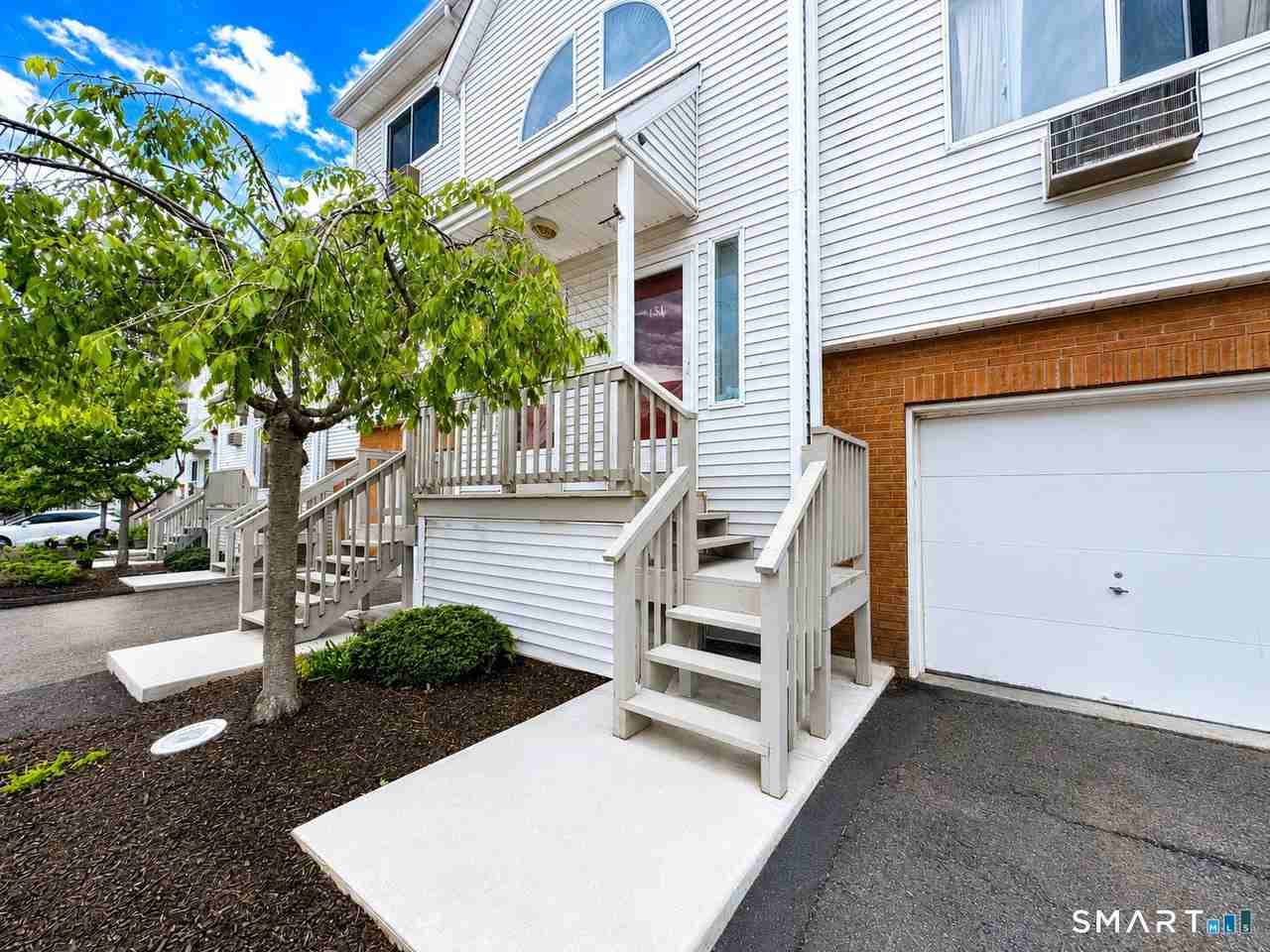 925 Oronoke Rd #13J - Photo 2 of 12