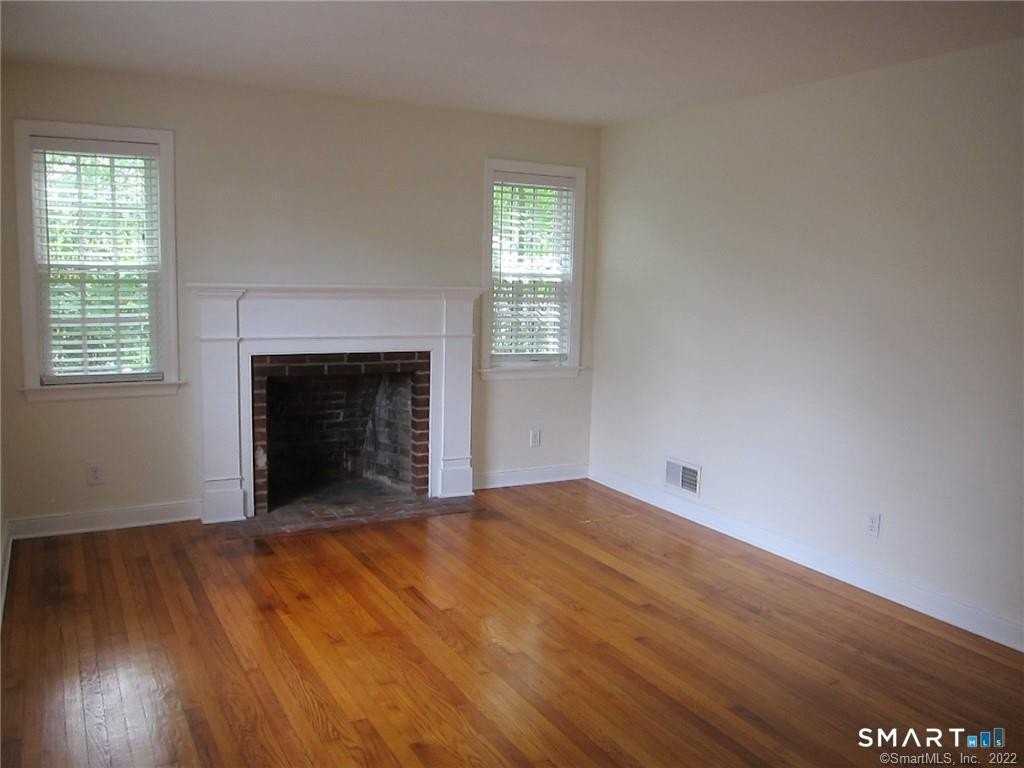8 Rochambeau Ave - Photo 7 of 15