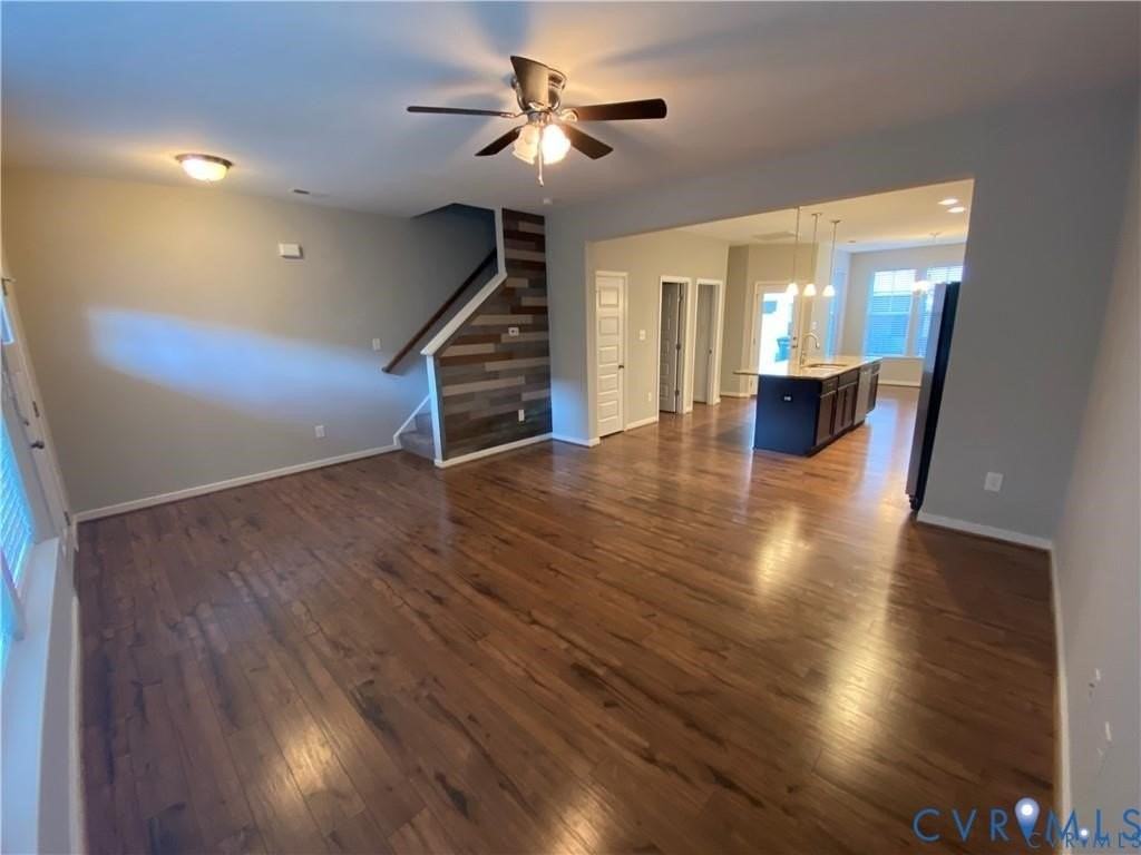 8040 Rutland Village Dr - Photo 2 of 21