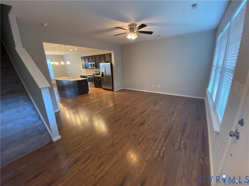 8040 Rutland Village Dr - Photo 5 of 21