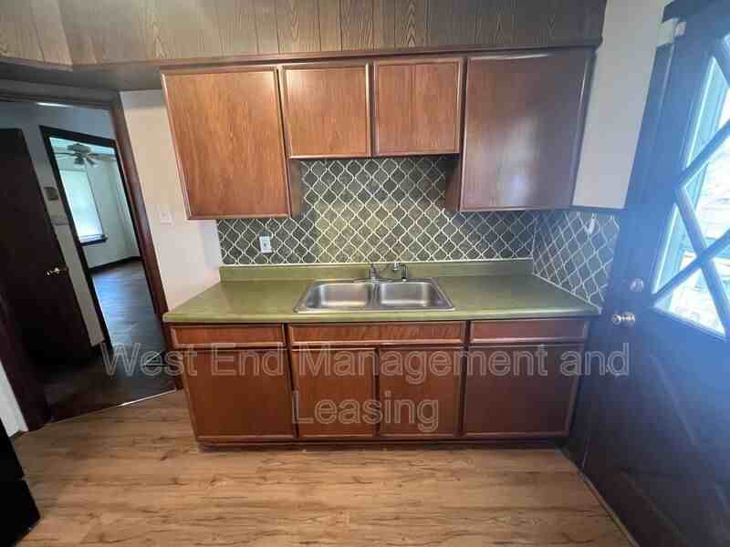 3605 Saint Gregory Ln - Photo 2 of 10