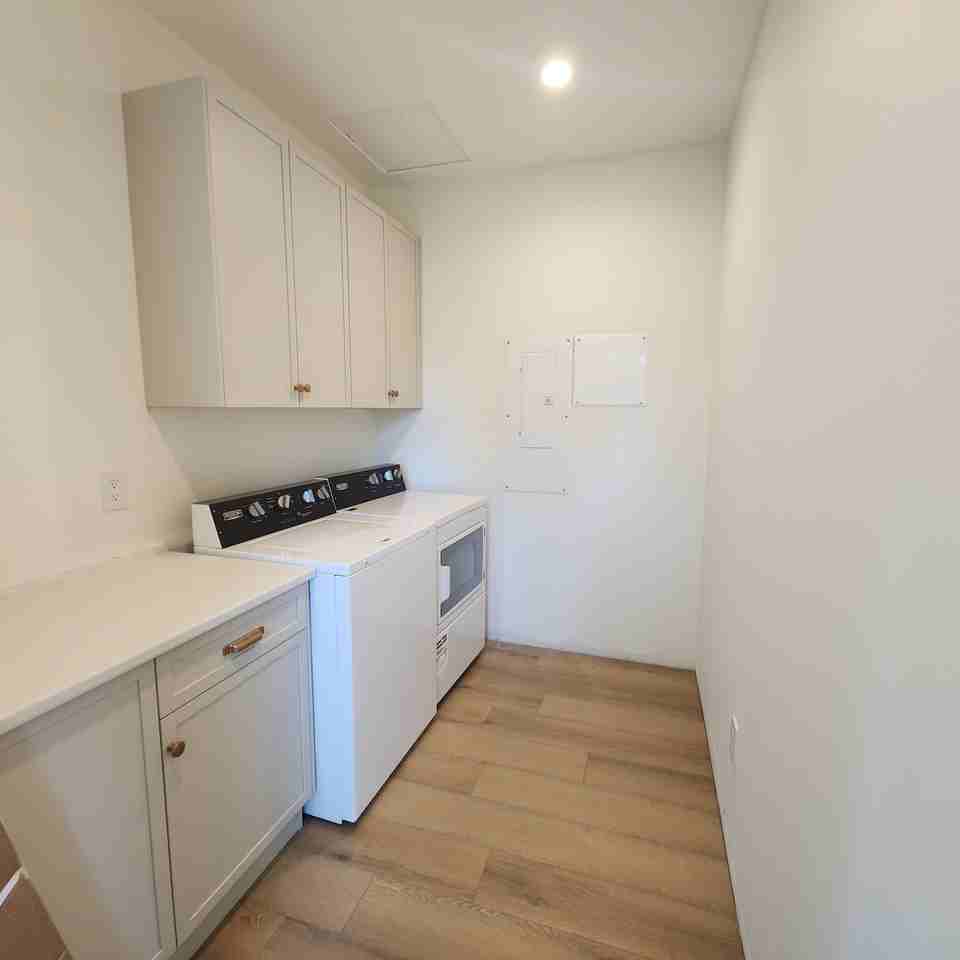 838 Gladwin Road - Photo 3 of 27