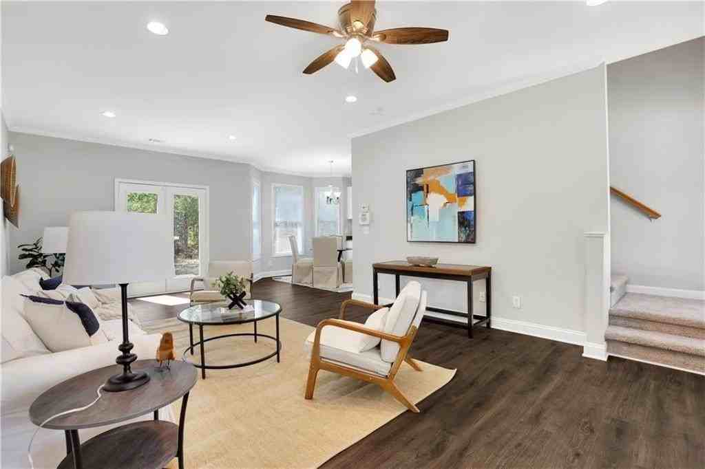 2431 Woodside Way - Photo 3 of 41