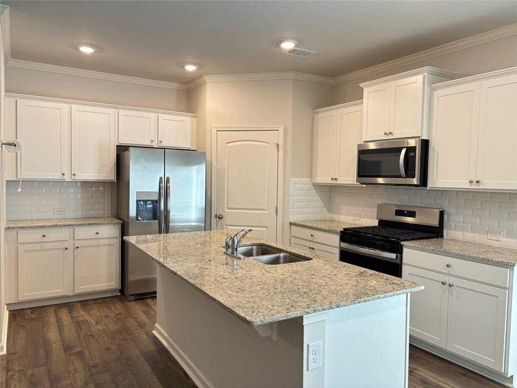 3240 Greyton Dr - Photo 6 of 21