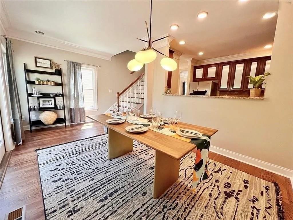 634 Irwin St Ne - Photo 3 of 29