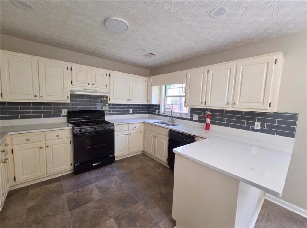 65 Ashton Pl - Photo 2 of 13
